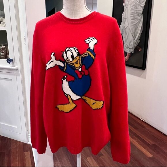 Gucci Unisex Red Sweater with Donald Duck Design - Picture 10 of 10